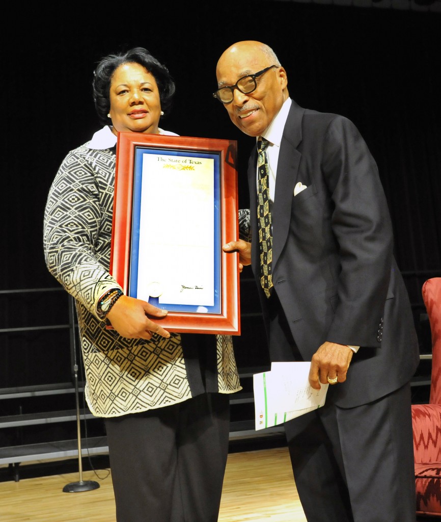 State Rep. Yvonne Davis presents resolution - North Dallas Gazette