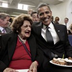 President Obama celebrates birthday cupcakes with Helen Thomas (AP Photo/J. Scott Applewhite)