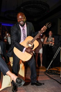 Apparently Emmitt Smith is has hidden musical talents we did not know about! (Credit: 2014 Emmitt Smith Celebrity Invitational)