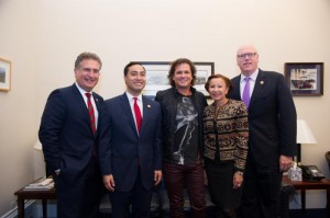 Carlos Vives met with members of the Hispanic Congressional Caucus recently. 
