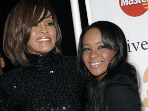  Bobbi Kristina Brown, pictures with her mother the late Whitney Houston. photo source : AP  