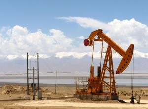 640px-Oil_well_in_Tsaidam
