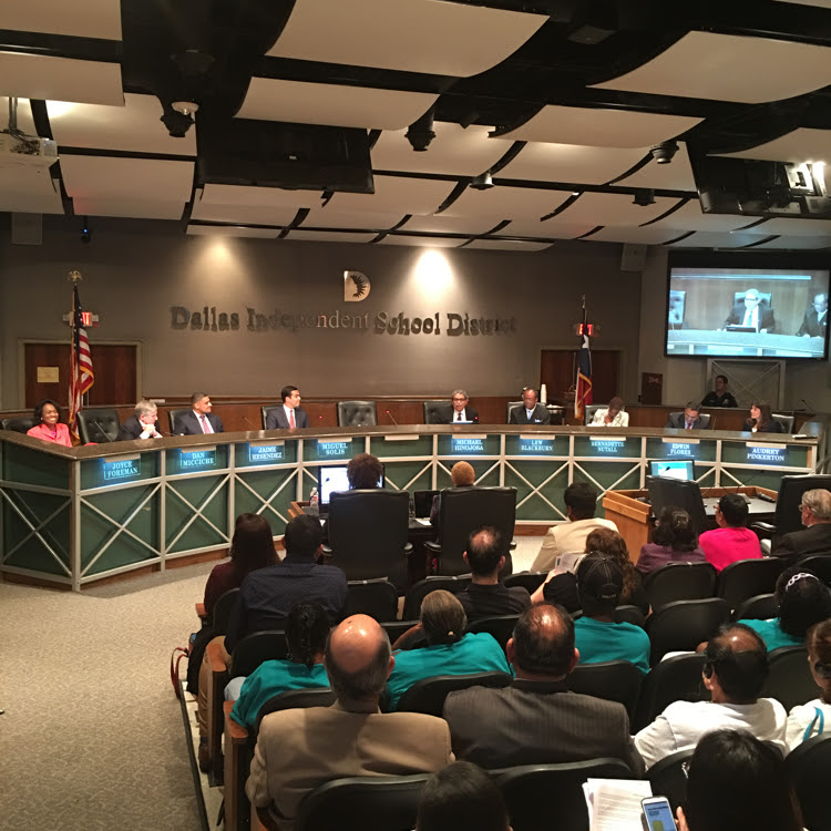 DISD Trustees reorganize after welcoming new members