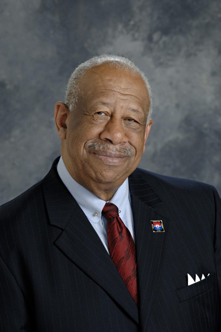 Dr. Wright Lassiter Jr., long-time leader of DCCCD, passed away at age of 85