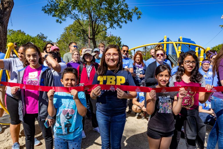 Smile Generation and KaBOOM! volunteers partner to build a new playground for local school