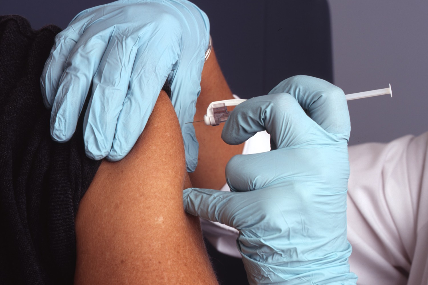 COVID-19 vaccine site opens to under-served residents in West Dallas