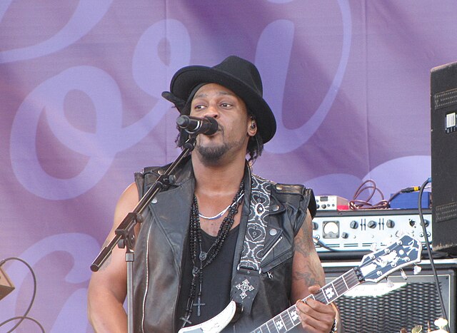 Neo-Soul Mourns: D’Angelo, Grammy-Winning R&B Visionary, Dies at 51