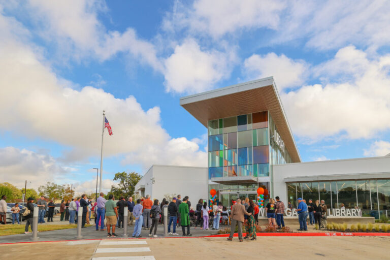 West Garland Library Opens to Community in Garland